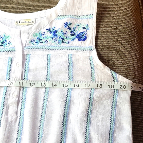 Tanzara Embroidered Blouse - Picture 9 of 11